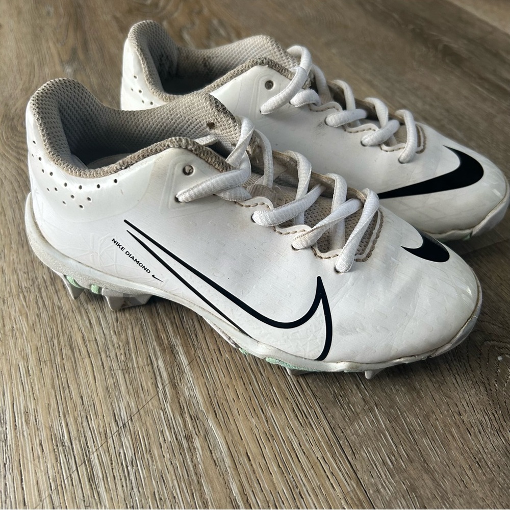 Nike White and Black Softball Cleats